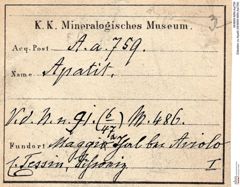 Etiketten zu Apatit (NHMW-MIN-Aa759)